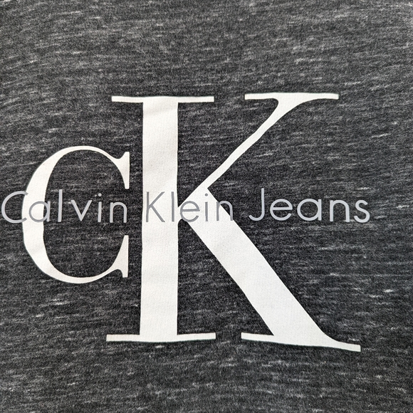 Calvin Klein Sweatshirt - Picture 2 of 6